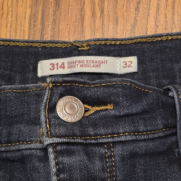 Levi’s 314 Shaping Straight Women’s 32x32 Mid Rise Slim Straight Dark Wash E45 - Picture 5 of 12